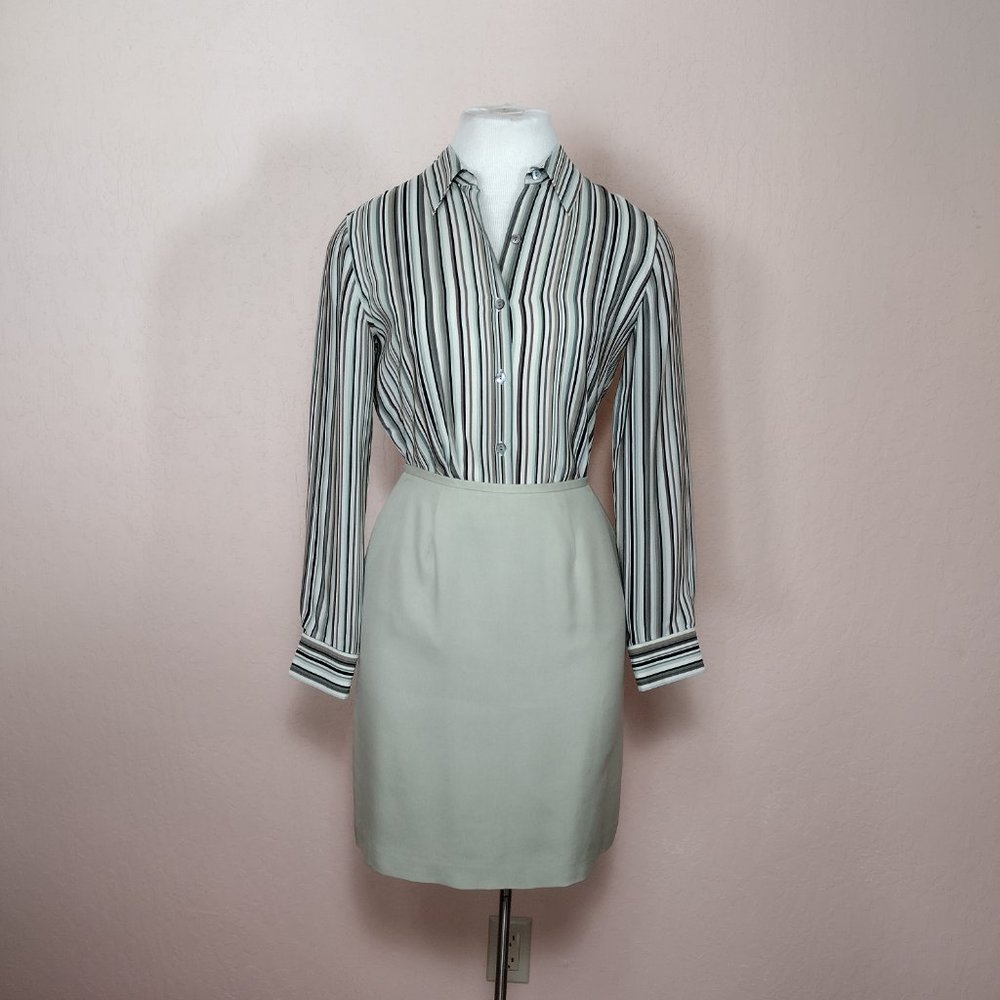 Business or Casual Three-Piece Silk Suit - Picture 10 of 16